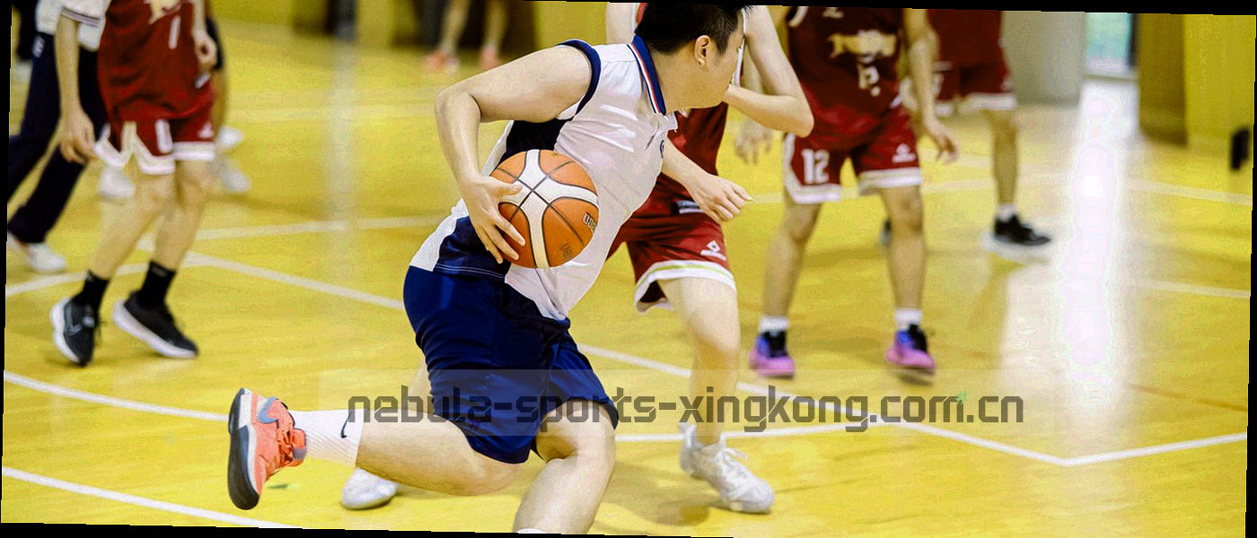 横向时间轴从清晨六点延伸至赛后，轴上分布着脉冲光点与时段刻度